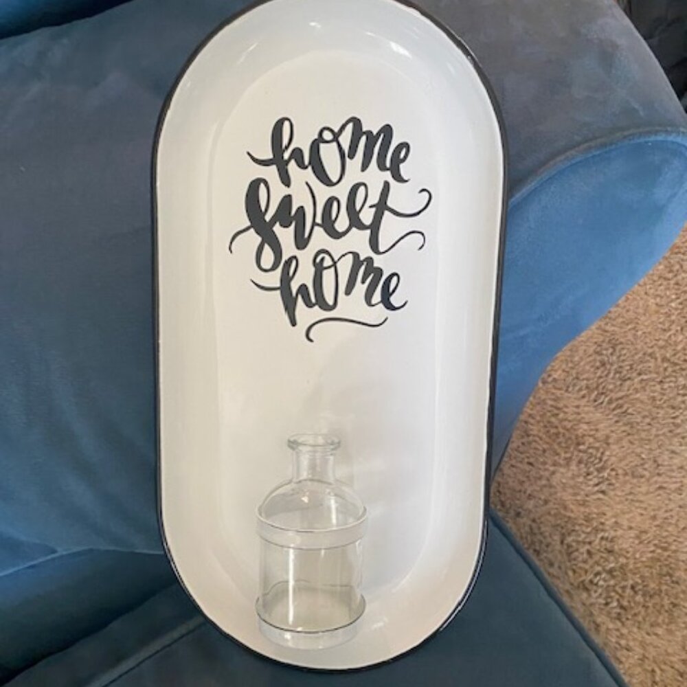 Home Sweet Home decor with glass vase
